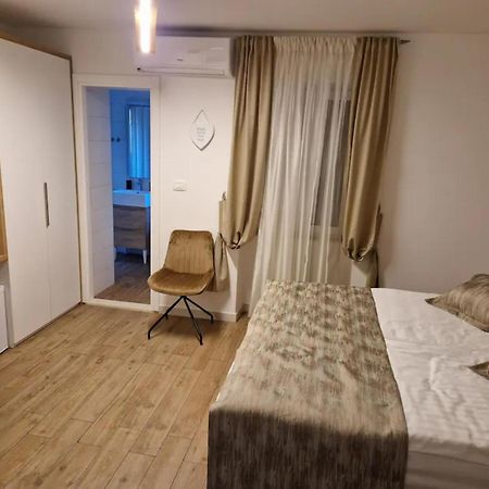 Guesthouse Bepa スプリト エクステリア 写真