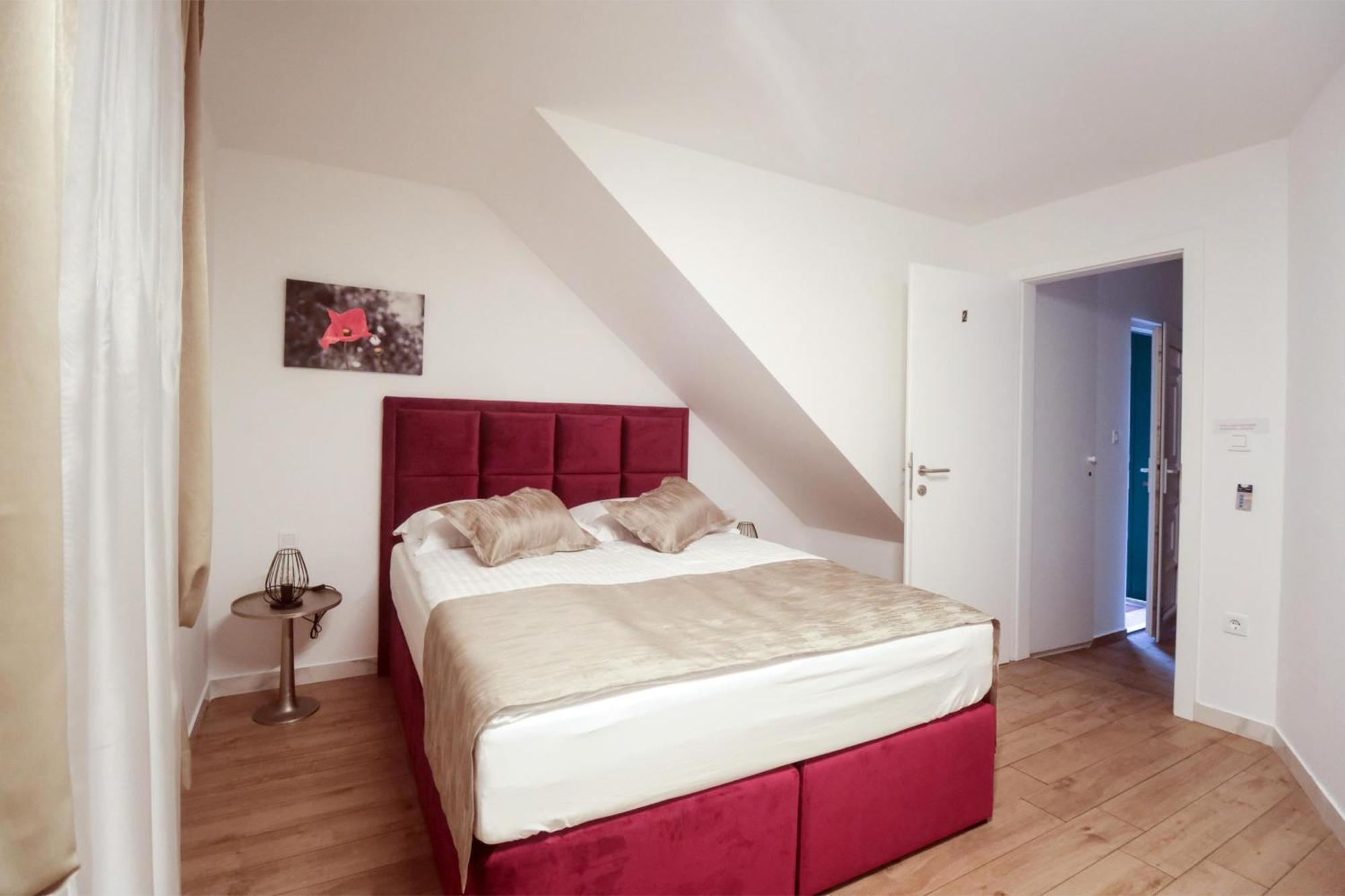 Guesthouse Bepa スプリト エクステリア 写真
