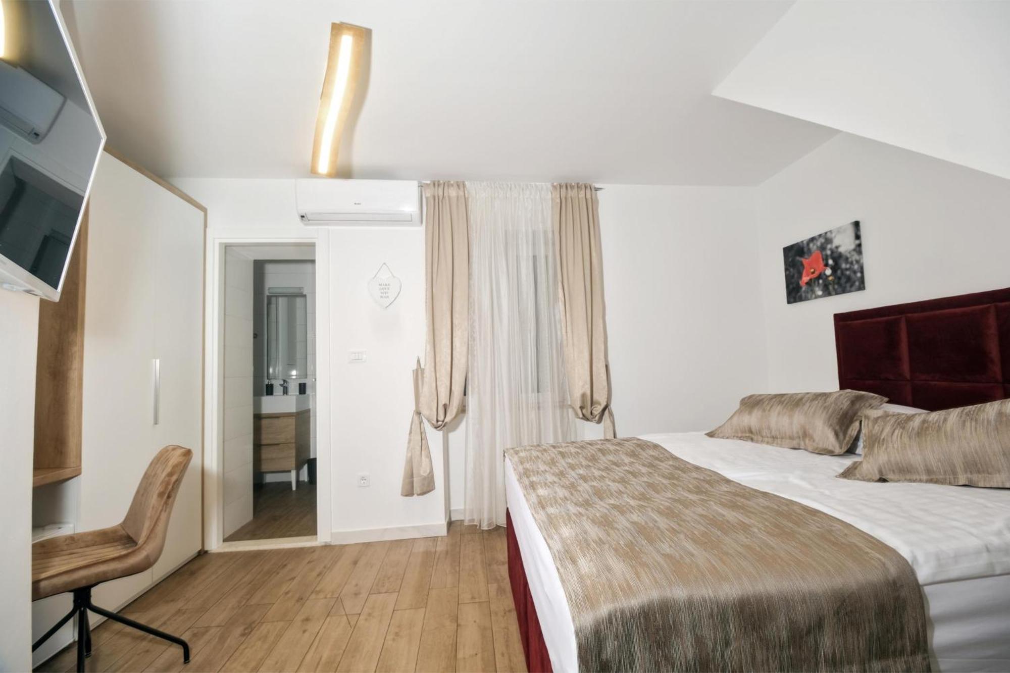Guesthouse Bepa スプリト エクステリア 写真