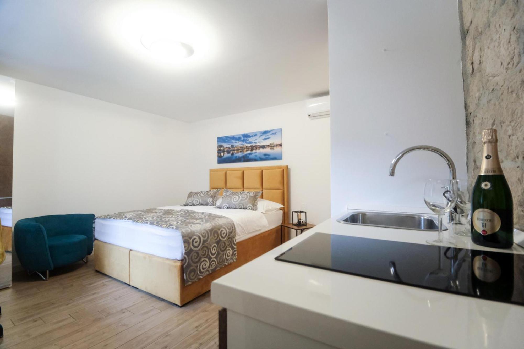Guesthouse Bepa スプリト エクステリア 写真