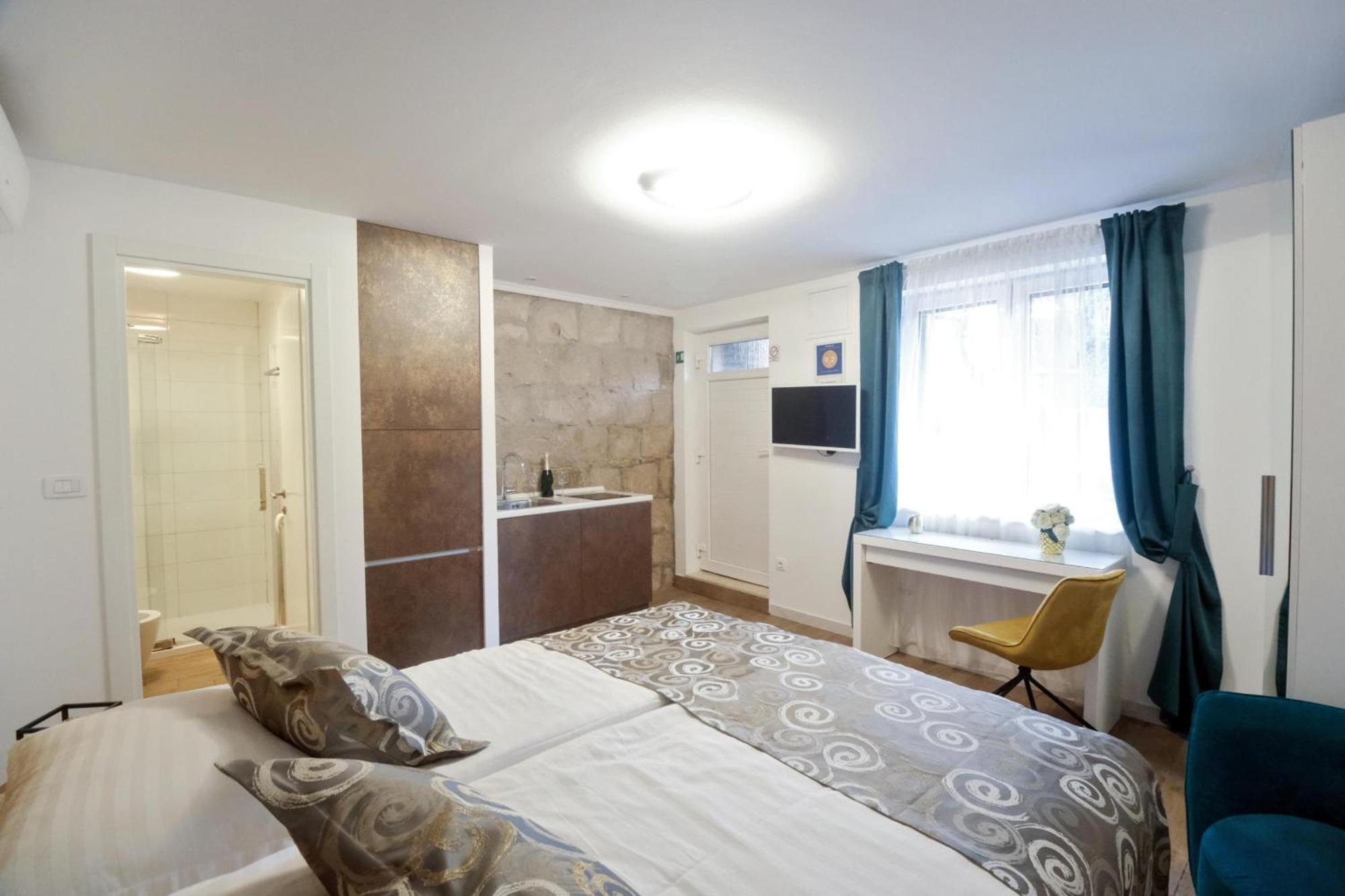 Guesthouse Bepa スプリト エクステリア 写真