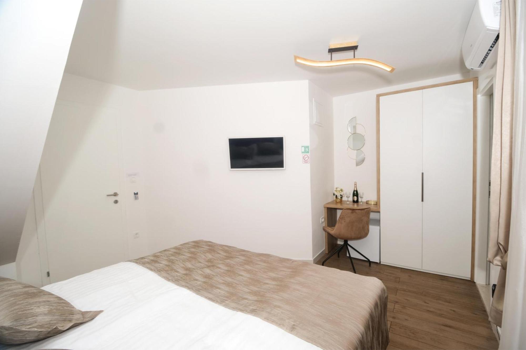 Guesthouse Bepa スプリト エクステリア 写真