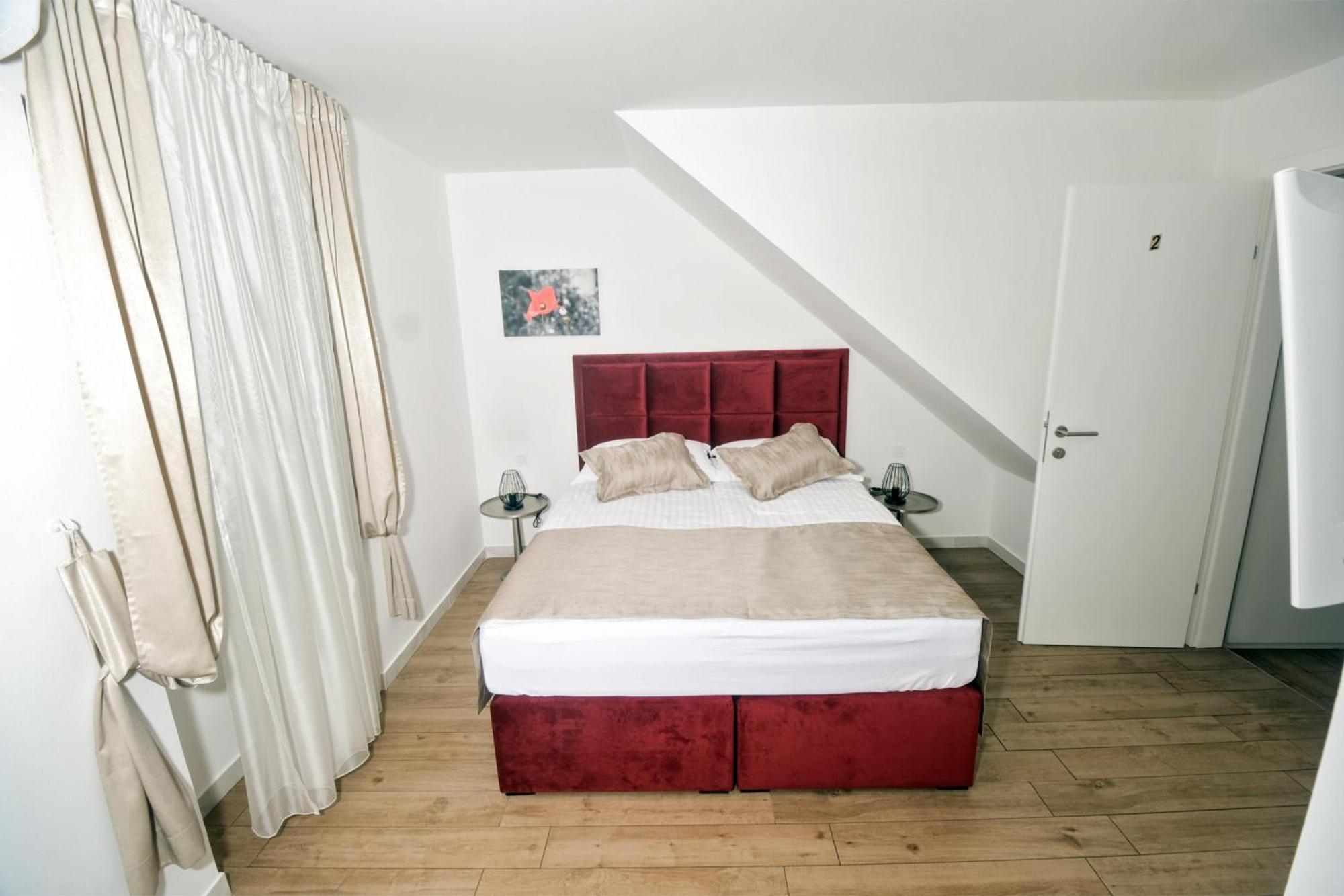 Guesthouse Bepa スプリト エクステリア 写真