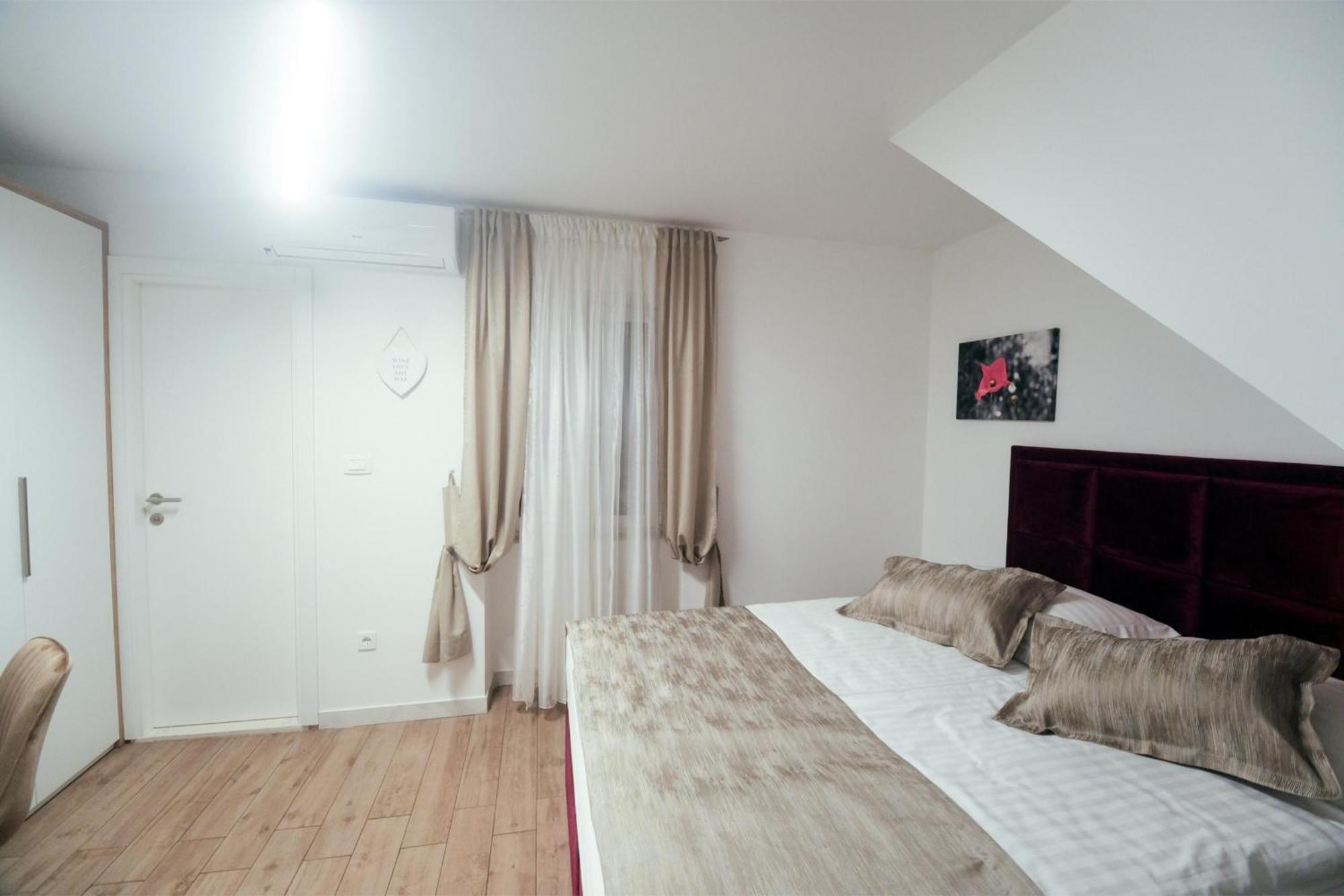 Guesthouse Bepa スプリト エクステリア 写真